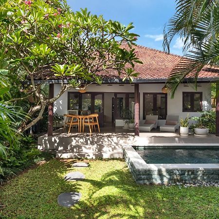 Twist And Shout Villa Seminyak Buitenkant foto