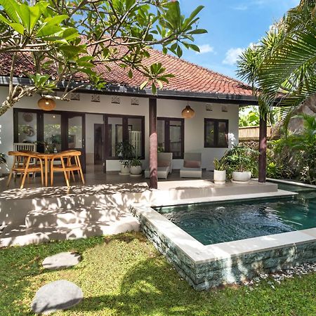 Twist And Shout Villa Seminyak Buitenkant foto